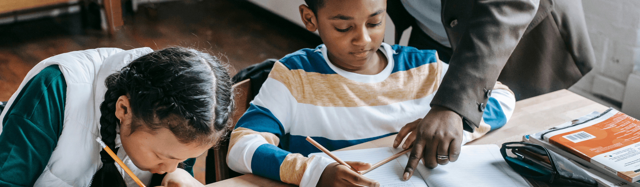 Tutoring Classes For Your Kids Near Enfield hero background