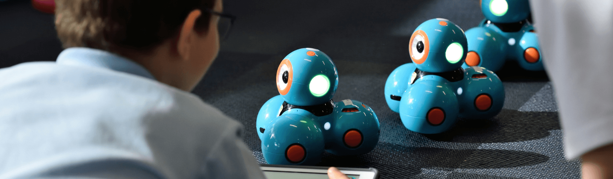 Coding Classes and Camps For Your Kids Near Sydney South hero background